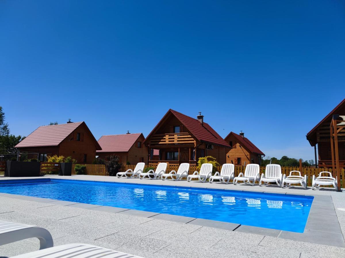 Miodowa Sadyba Domki Caloroczne Kluczbork Ligota Zamecka エクステリア 写真